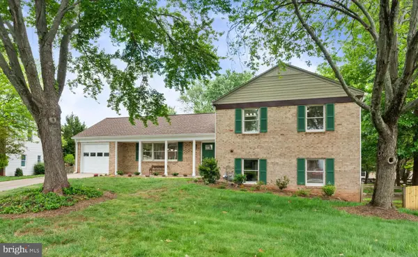 4505 Briarton Dr, CHANTILLY, VA 20151
