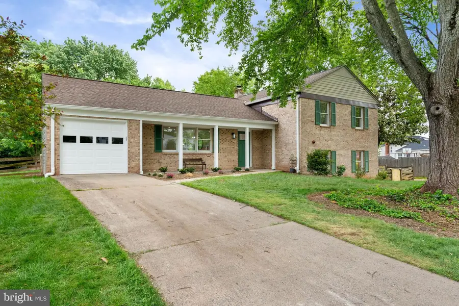 4505 Briarton Dr, Chantilly, VA 20151 - #3