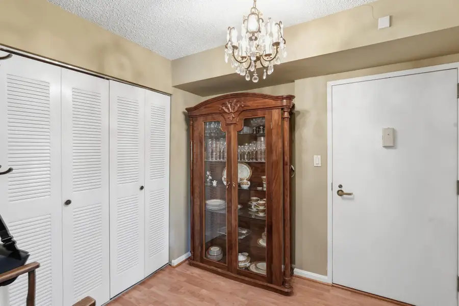 3800 Powell Ln #520, Falls Church, VA 22041 - #3