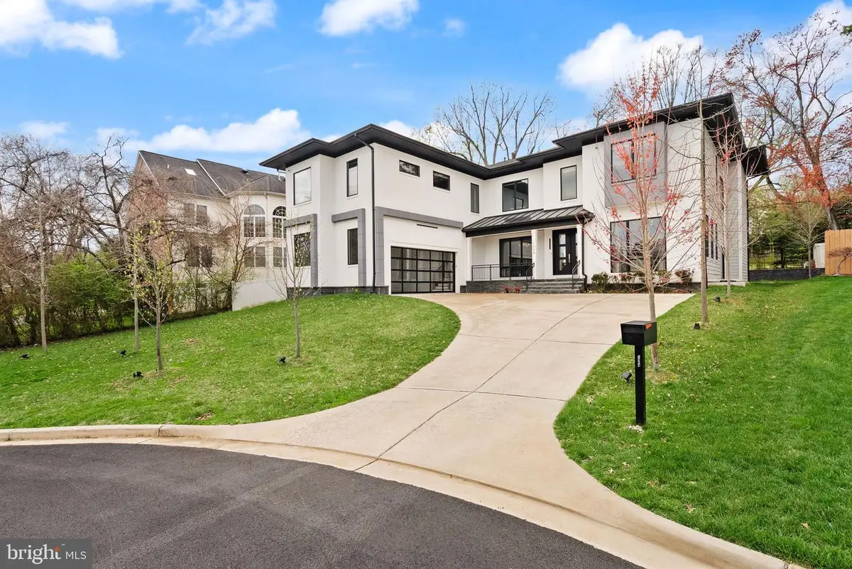 1054 Kinglet Ct, McLean, VA 22101 - #1