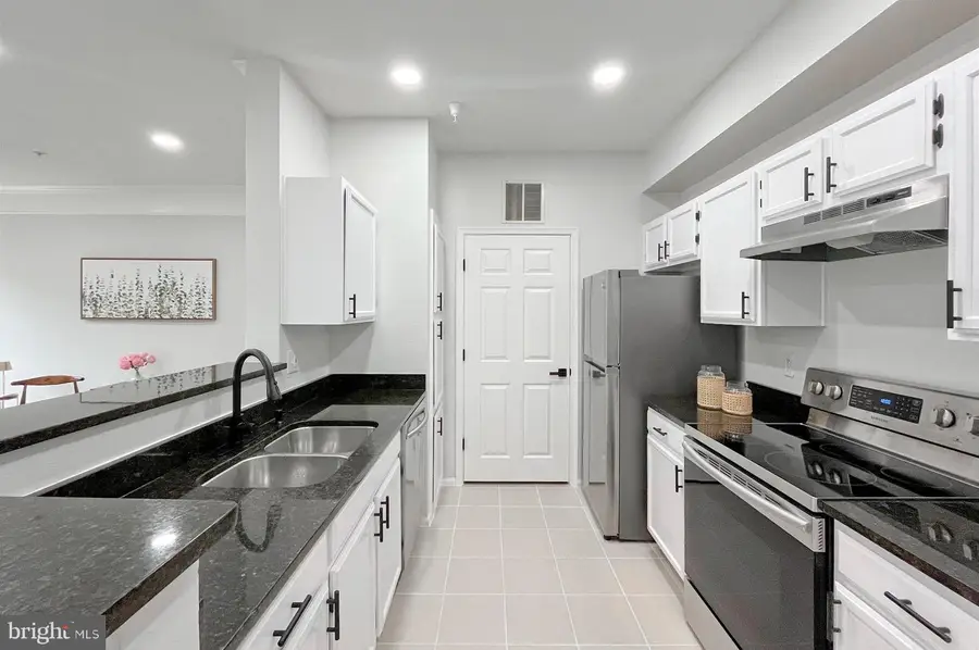 1600 Spring Gate Dr #2211, McLean, VA 22102 - #2