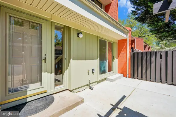 1309 Northgate Sq, RESTON, VA 20190