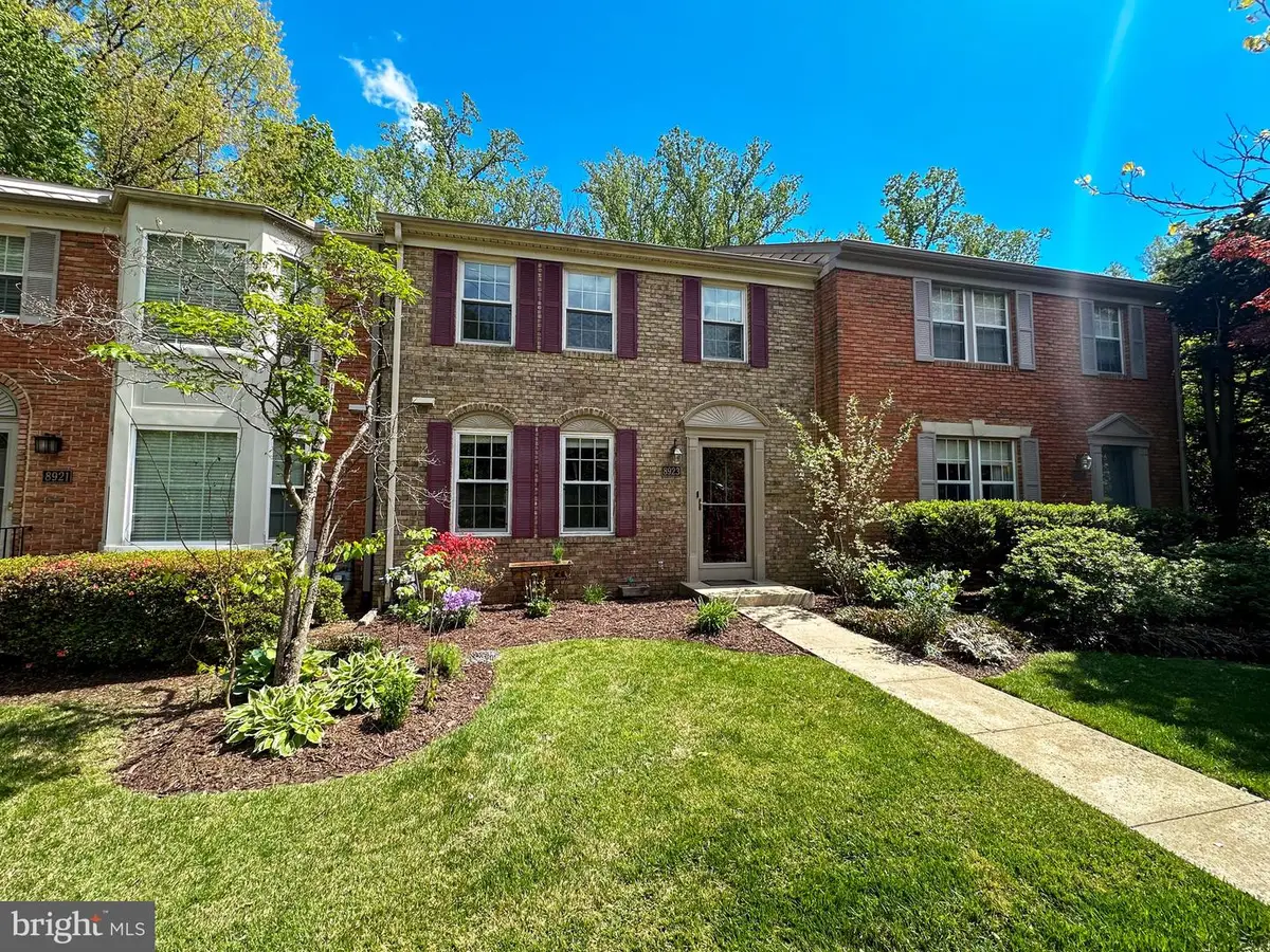 8923 Park Forest Dr, Springfield, VA 22152 - #1