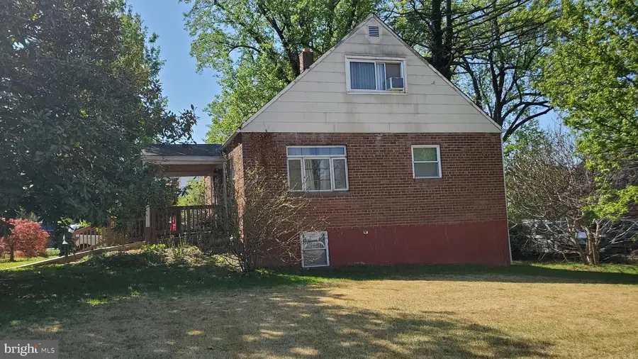 2945 Irvington Rd, Falls Church, VA 22042 - #2