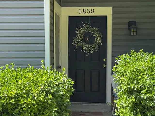 5858 Orchard Hill Ct #5858, Clifton, VA 20124 - #1