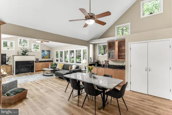 10714 Midsummer Dr, RESTON, VA 20191