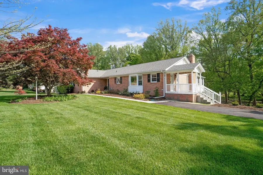 6028 Berwynd Rd, Fairfax, VA 22030 - #3