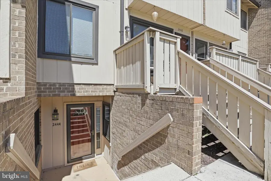 2444 Glengyle Dr #242, Vienna, VA 22181 - #2