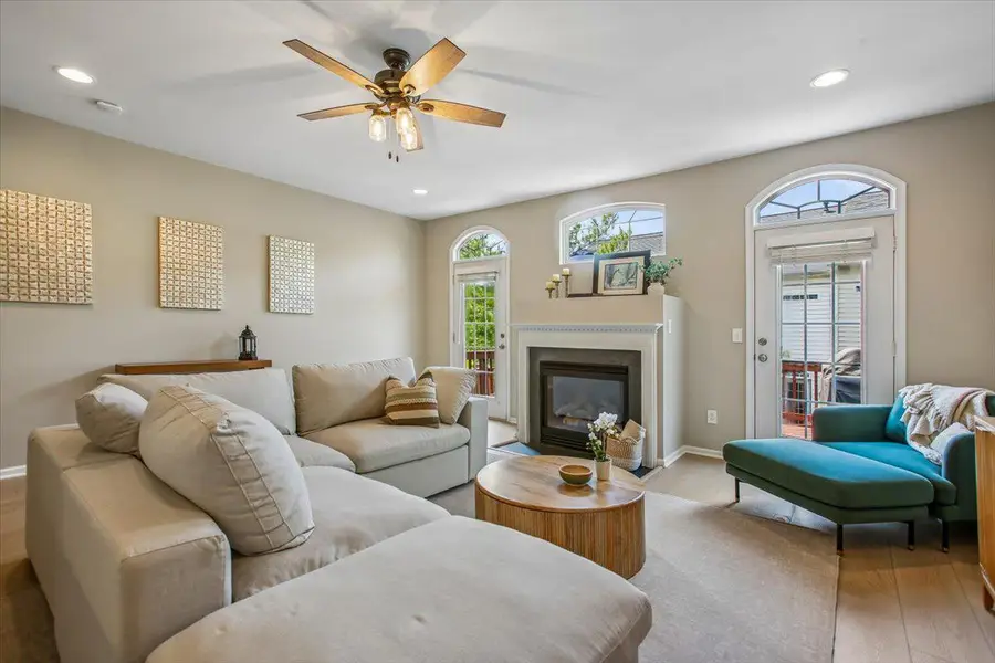 7850 Locust Leaf Ln, Alexandria, VA 22315 - #2