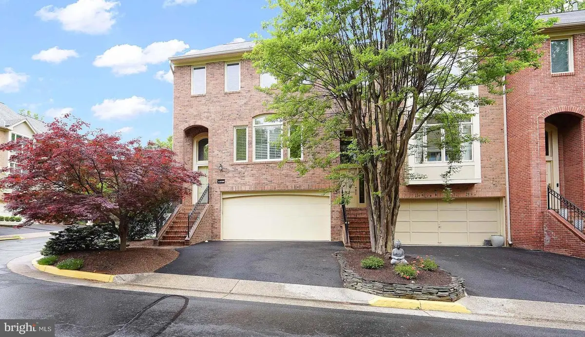 11538 Hemingway Dr, Reston, VA 20194 - #1