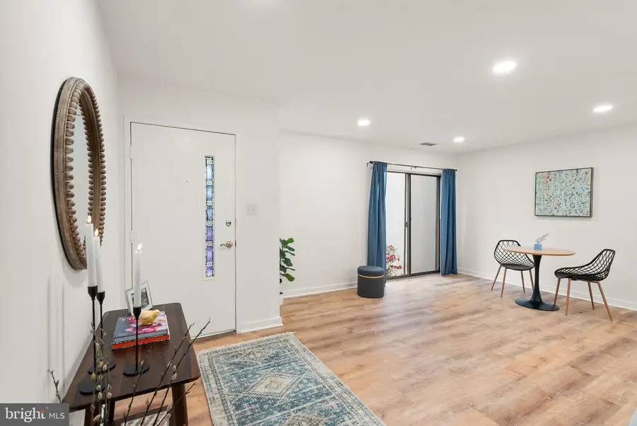 2431 Glade Bank Way, Reston, VA 20191 - #2