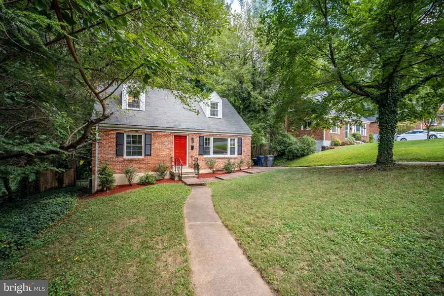 6474 Oakwood Dr, Falls Church, VA 22041 - #2