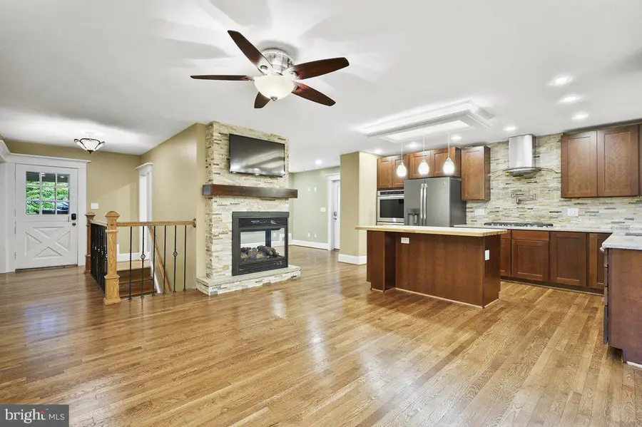 3903 Ivydale Dr, Annandale, VA 22003 - #2