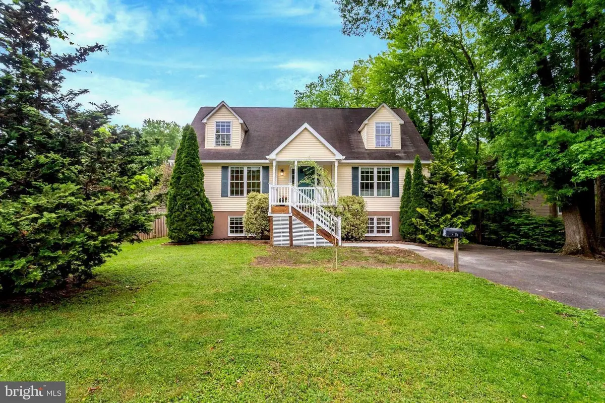 6703 Oak Dr, Alexandria, VA 22306 - #1