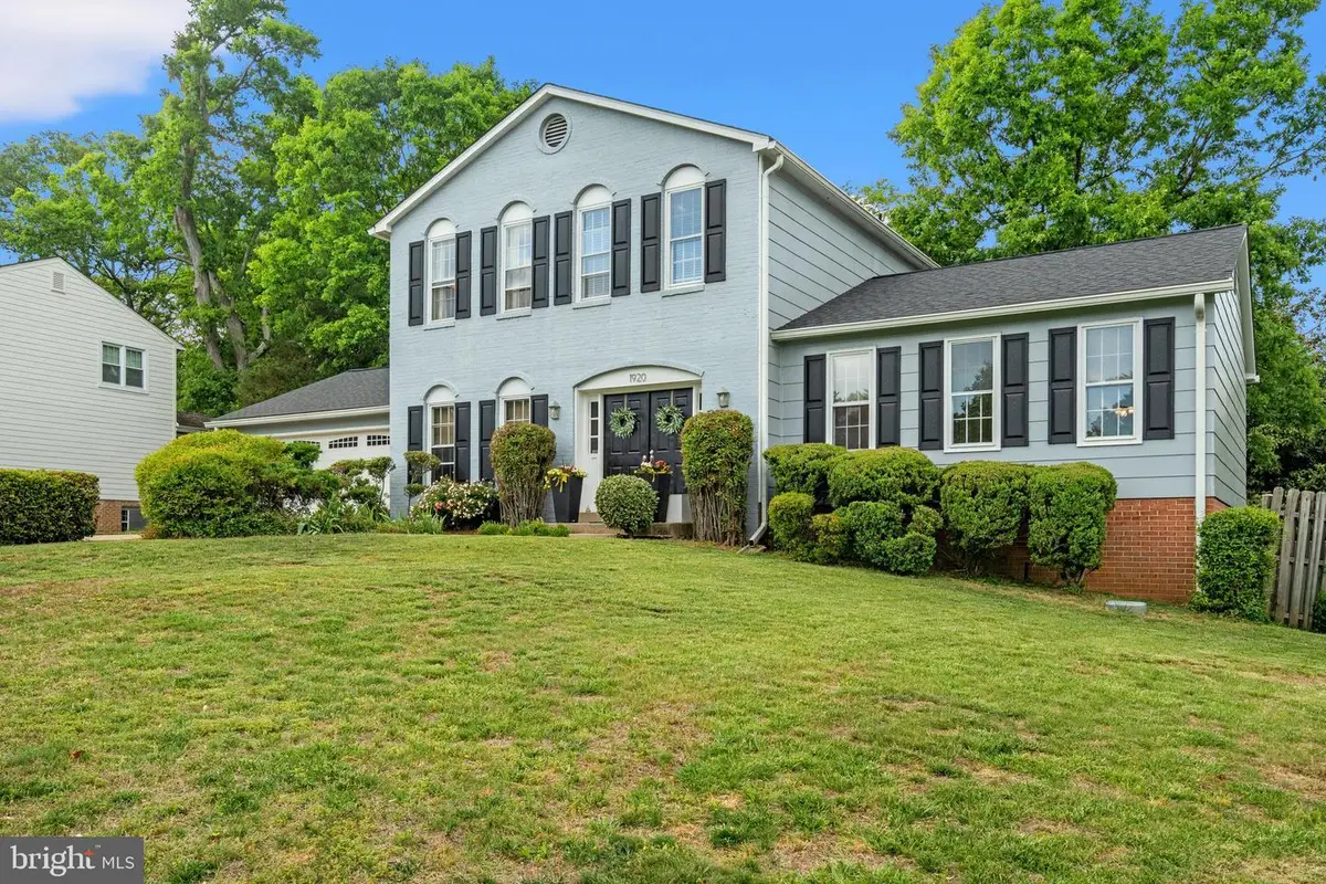 1920 Windmill Ln, Alexandria, VA 22307 - #1