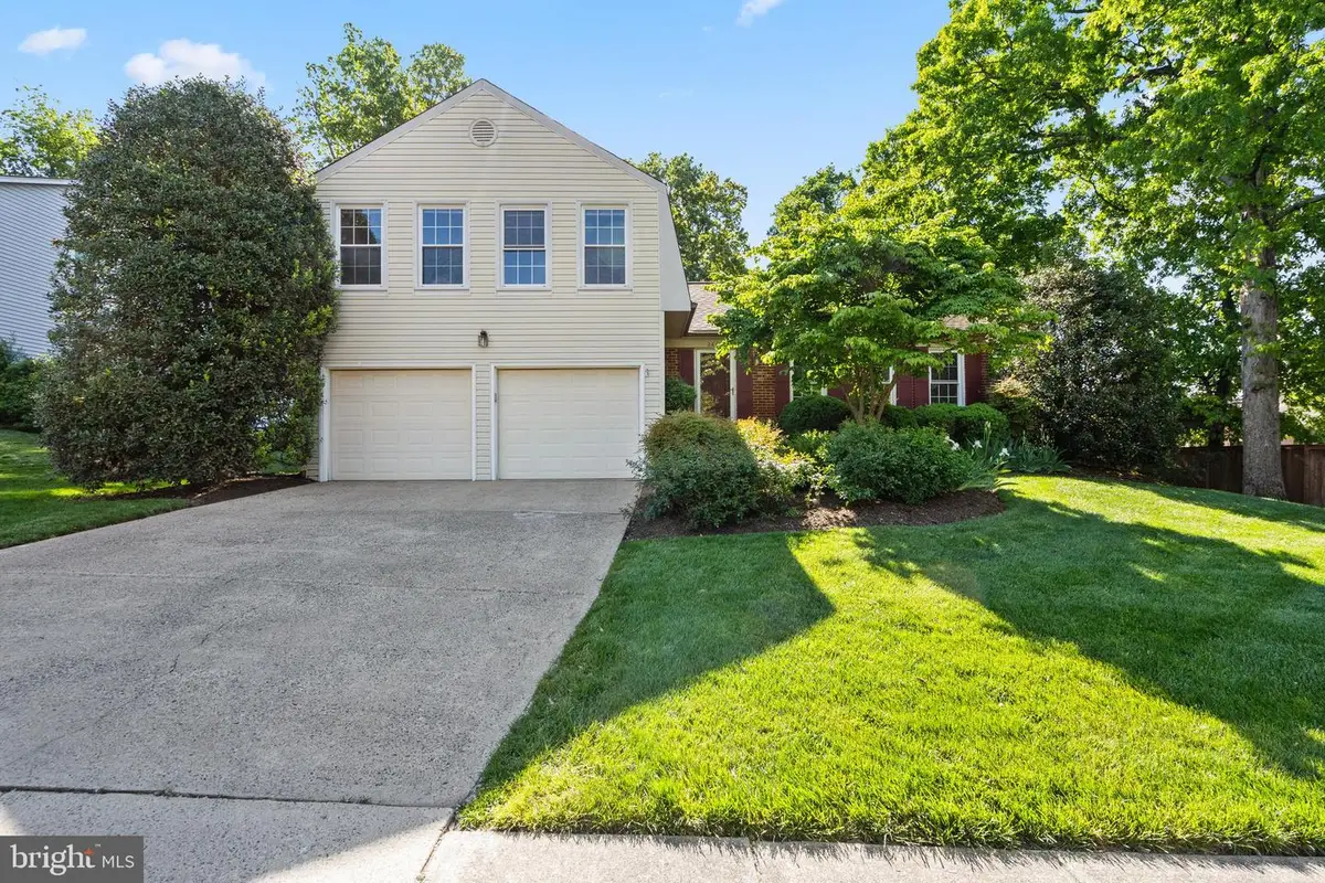 2615 Thomas Young Ln, Herndon, VA 20171 - #1