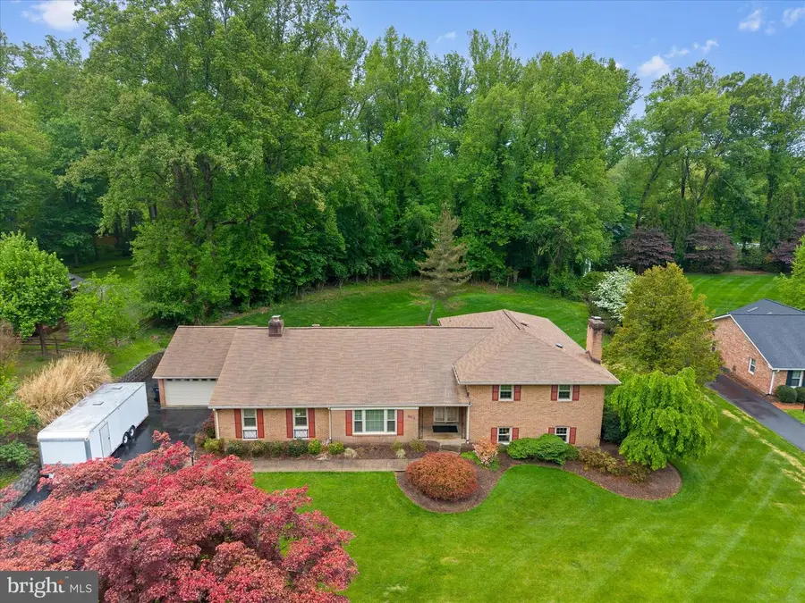 10205 Old Hunt Rd, Vienna, VA 22181 - #2