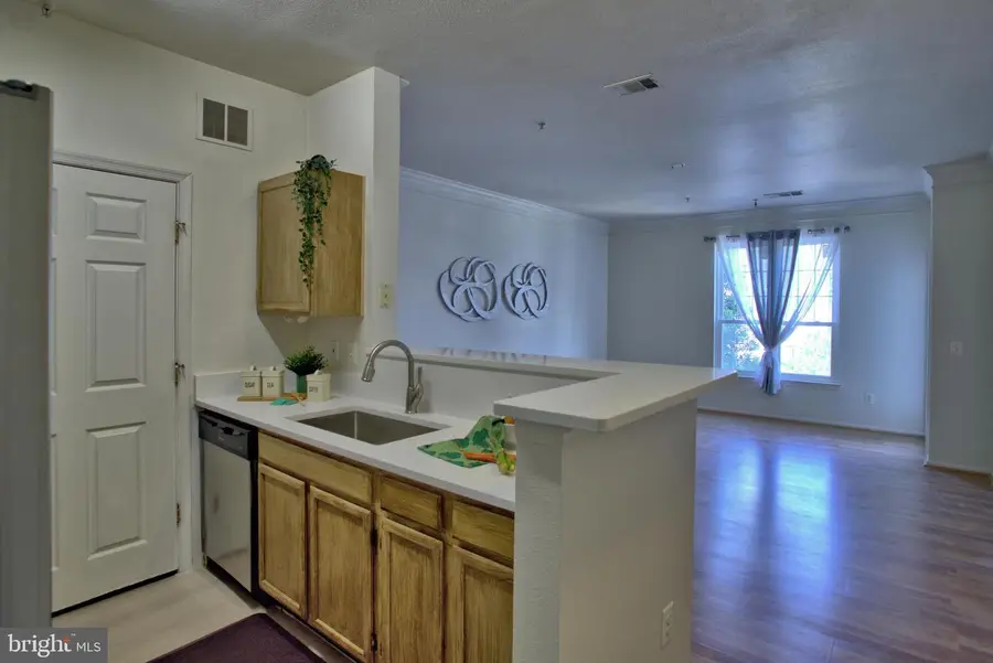 1570 Spring Gate Dr #7215, McLean, VA 22102 - #2