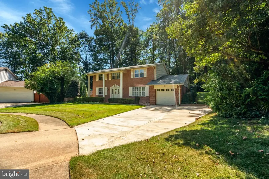 10305 Collingham Dr, Fairfax, VA 22032 - #3