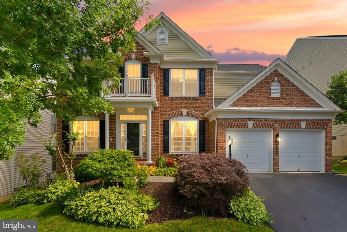 8166 Douglas Fir Dr, Lorton, VA 22079 - #1