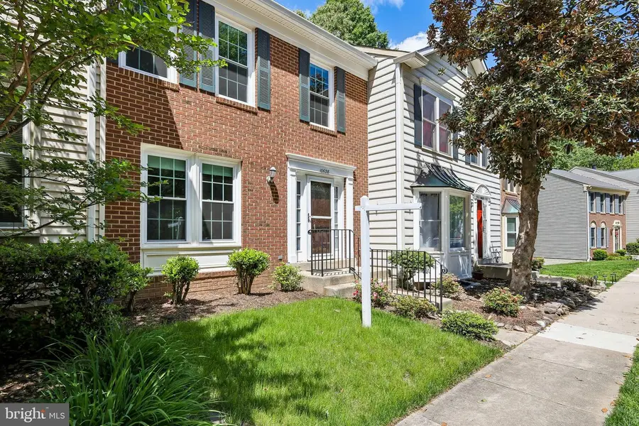 10628 Alison Dr, Burke, VA 22015 - #2
