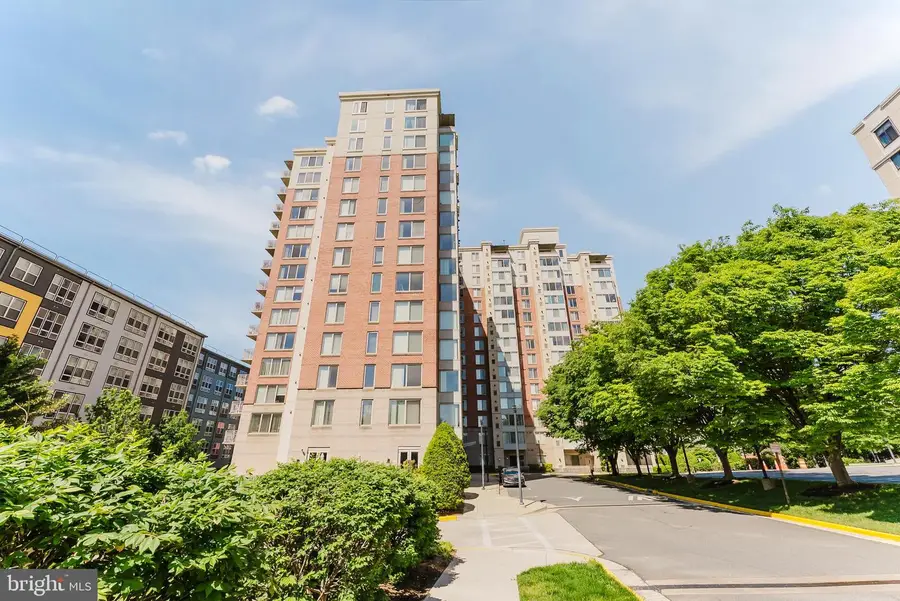 2726 Gallows Rd #202, Vienna, VA 22180 - #2