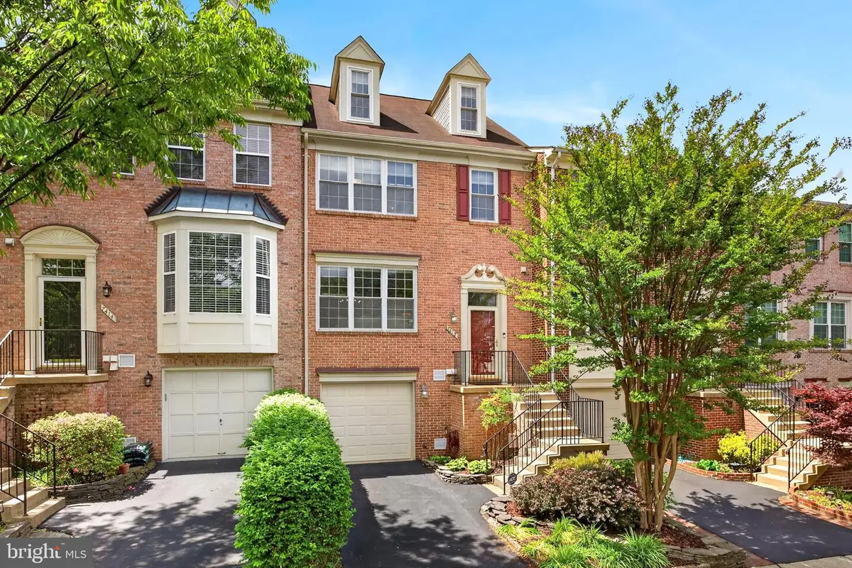 7412 Gillingham Row, Alexandria, VA 22315 - #1