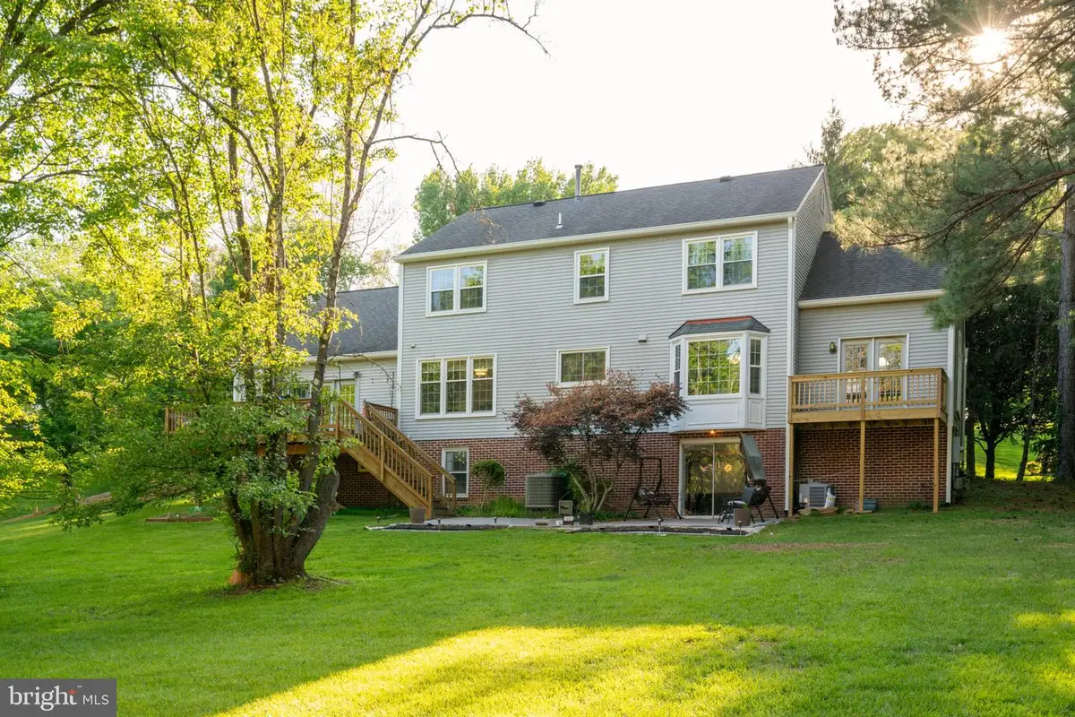 9907 Rosewood Hill Cir, Vienna, VA 22182 - #1
