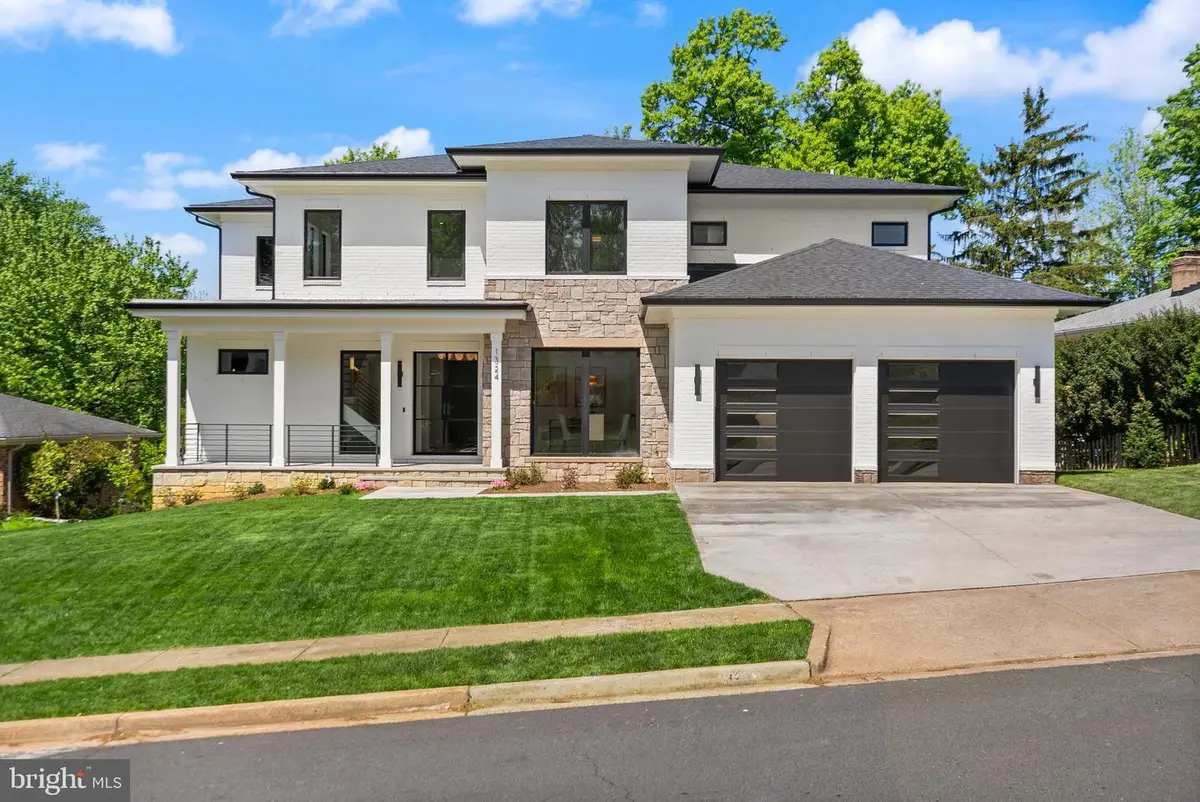 1324 Titania Ln, McLean, VA 22102 - #1