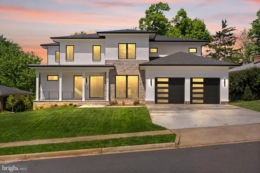 1324 Titania Ln, McLean, VA 22102 - #2