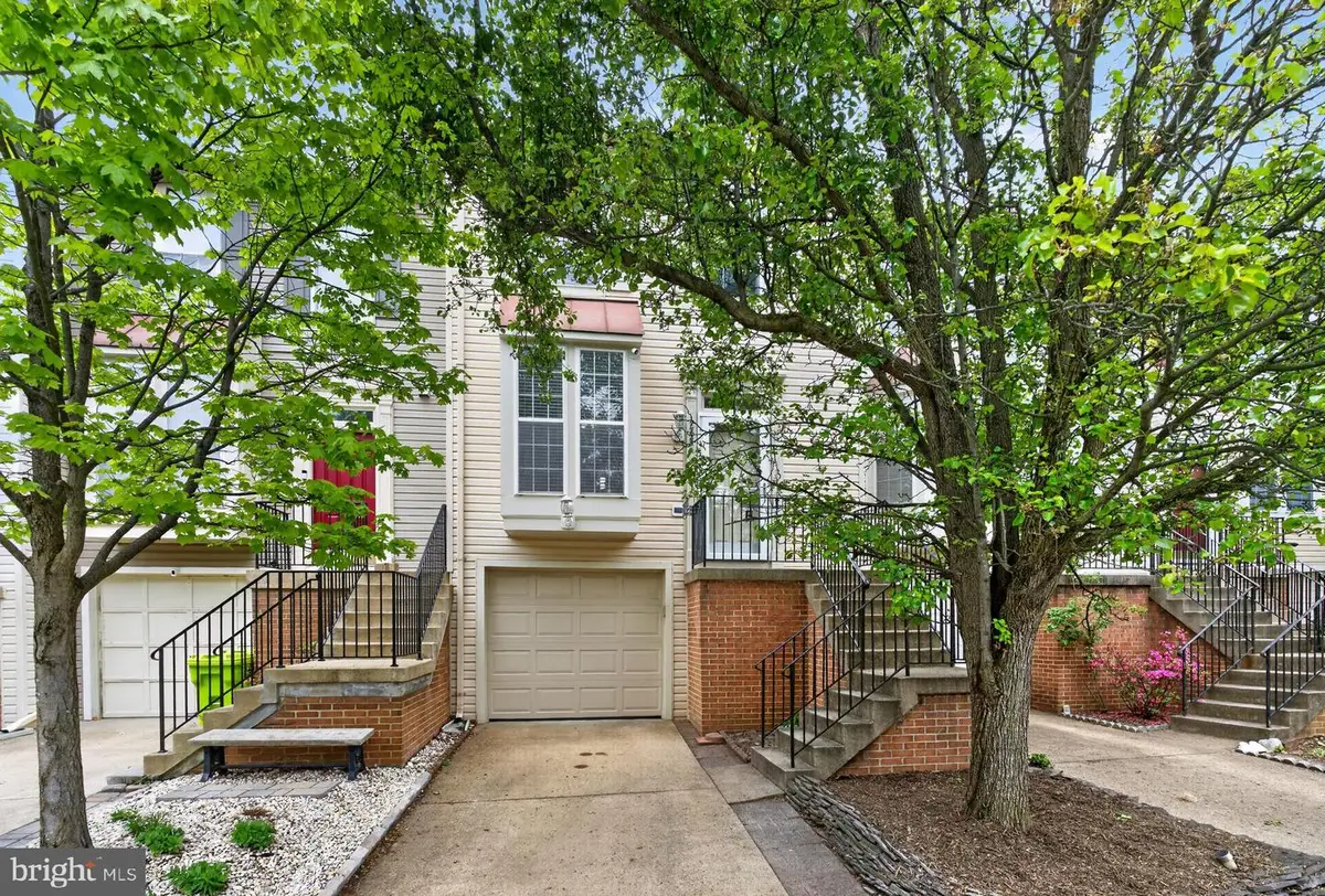 7723 Markham Grant Ln, Alexandria, VA 22315 - #1