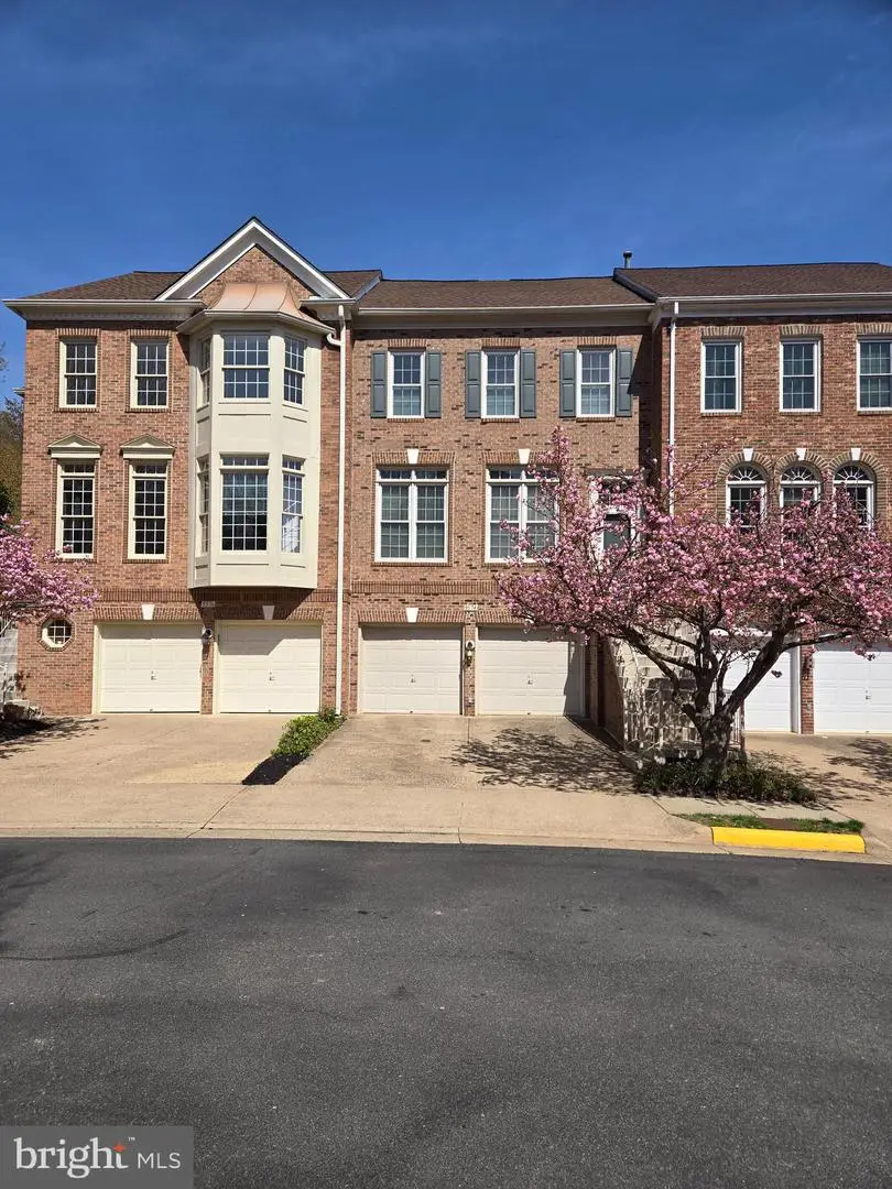 9574 Lagersfield Cir, Vienna, VA 22181 - #1