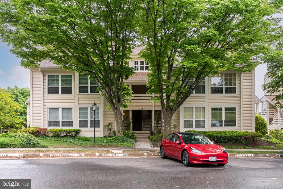 4505 Hazeltine Ct #d, Alexandria, VA 22312 - #1