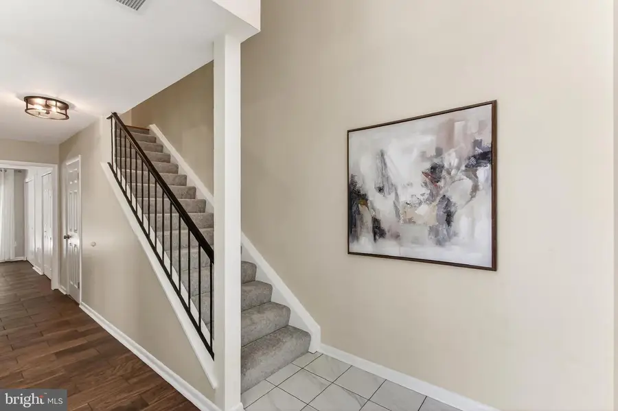 1498 Roundleaf Ct, Reston, VA 20190 - #2