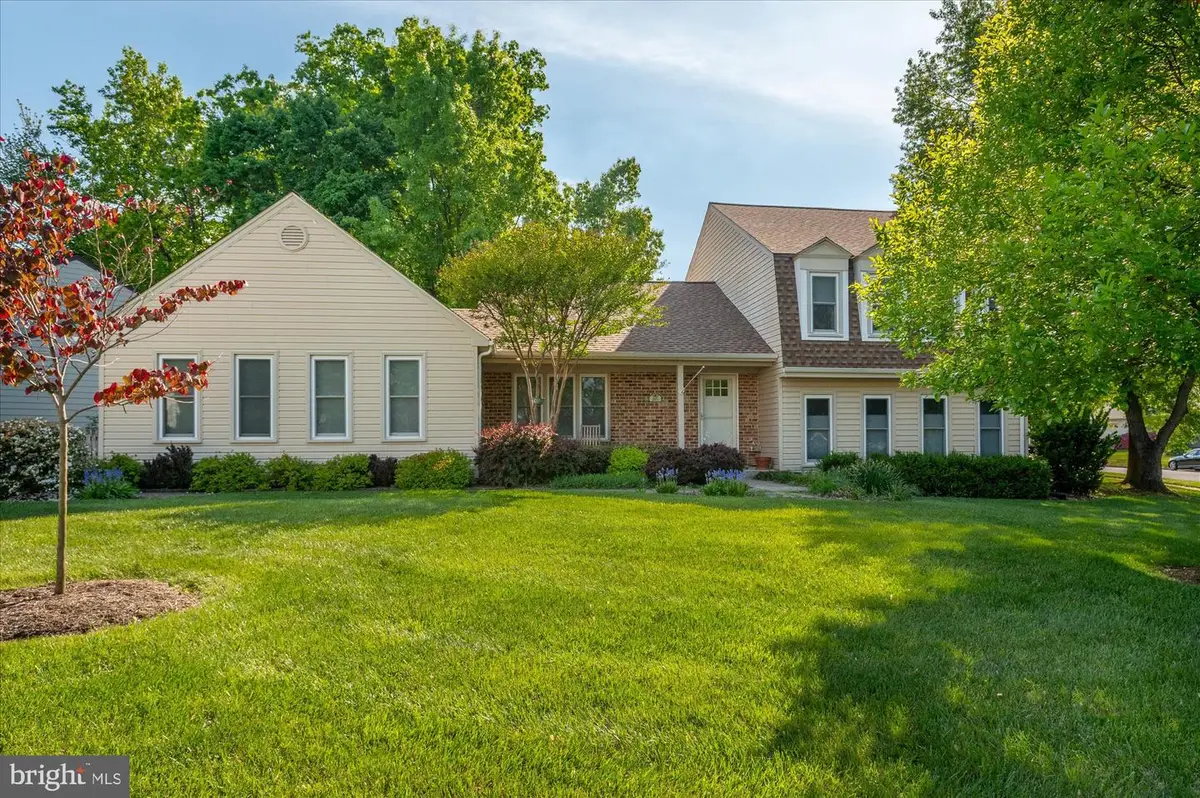 2026 Tamani Dr, Herndon, VA 20170 - #1