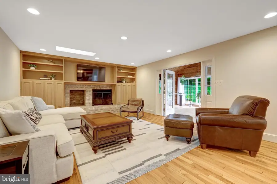 2068 Kedge Dr, Vienna, VA 22181 - #3