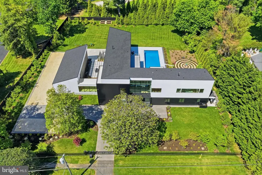 8970 Brook Road, McLean, VA 22102 - #2