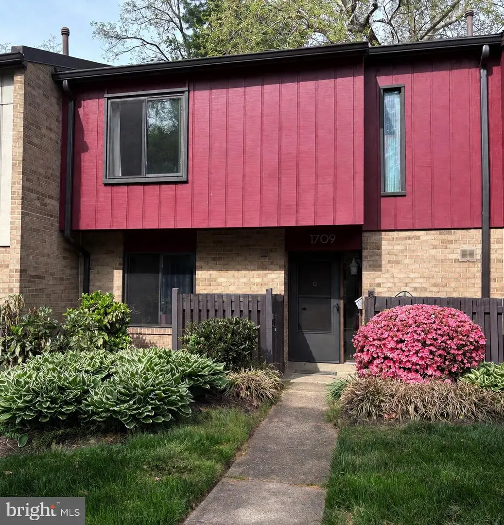 1709 Ivy Oak Sq #18, Reston, VA 20190 - #1