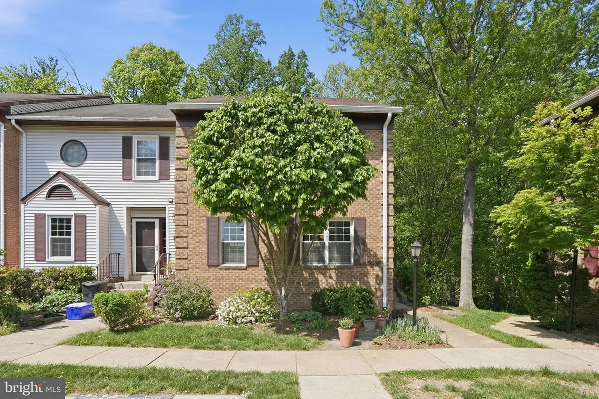 6086 Heatherwood Dr, Alexandria, VA 22310 - #1