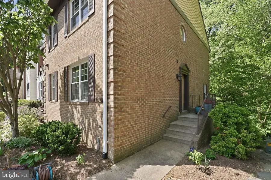 6086 Heatherwood Dr, Alexandria, VA 22310 - #2