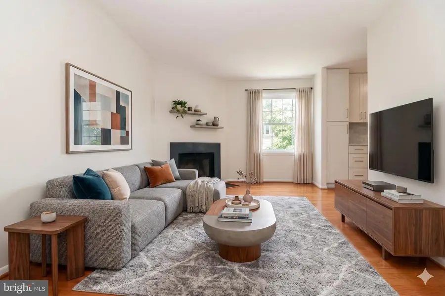 3087 Winter Pine Ct, Fairfax, VA 22031 - #3