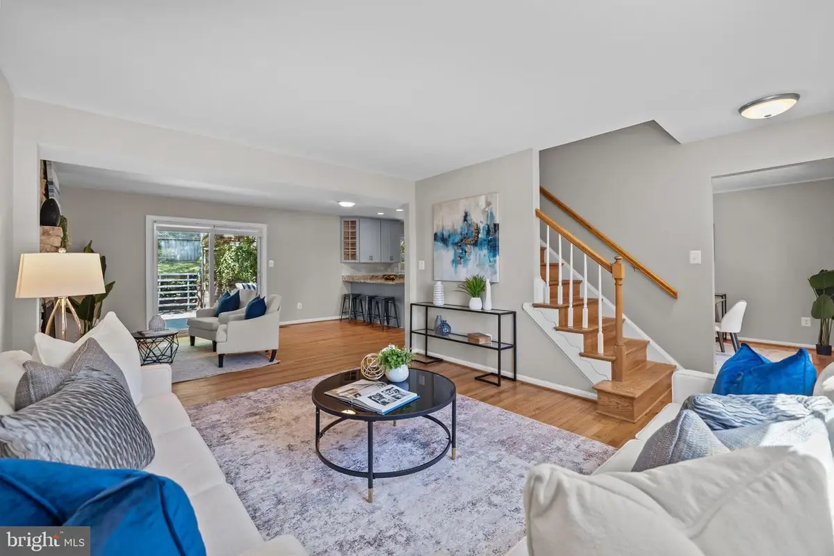 9556 Pine Bough Pl, Vienna, VA 22181 - #1