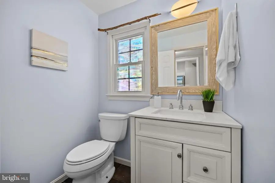 9556 Pine Bough Pl, Vienna, VA 22181 - #3
