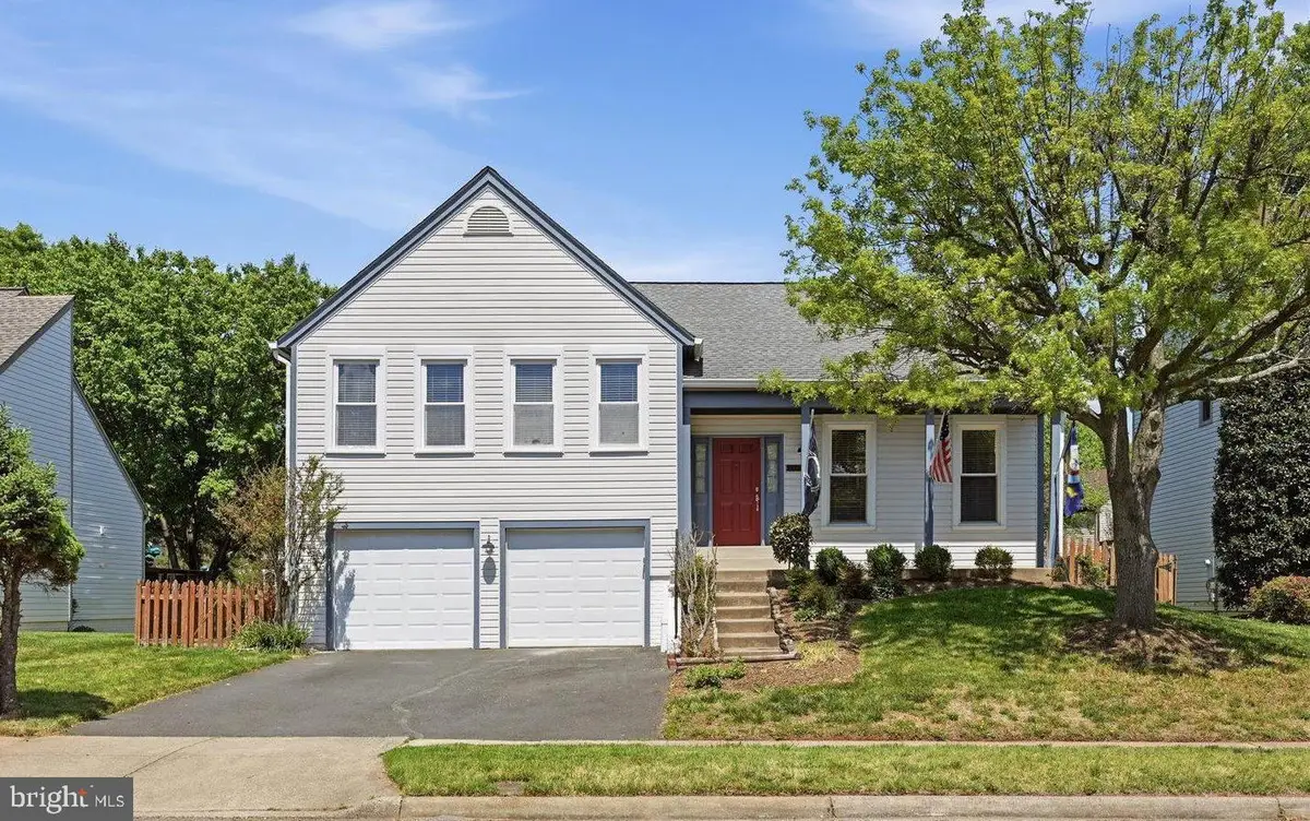 13704 Springhaven Dr, Chantilly, VA 20151 - #1