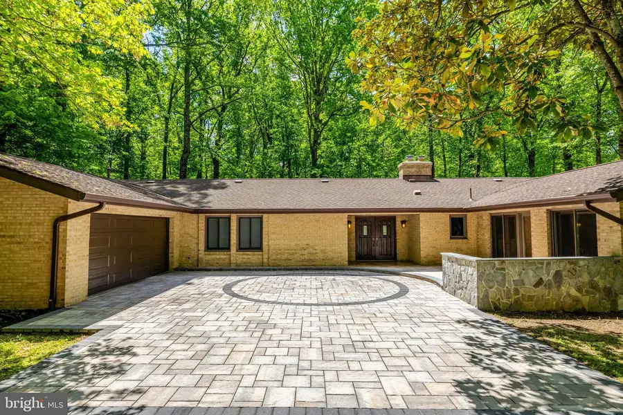 12009 Canter Ln, Reston, VA 20191 - #2