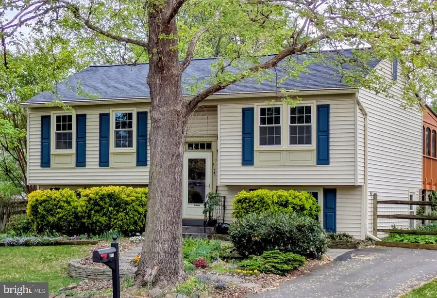 515 Worchester St, Herndon, VA 20170 - #2