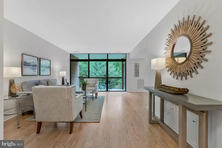 1621 Parkcrest Cir #9a/201, Reston, VA 20190 - #3
