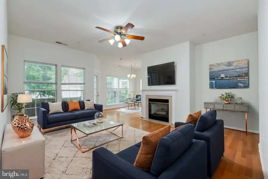 4129 Fountainside Ln #104, Fairfax, VA 22030 - #2