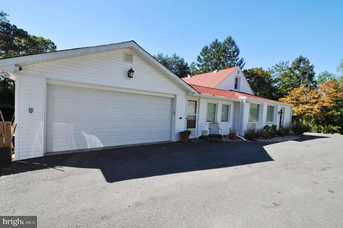 3533 Woodburn Rd, Annandale, VA 22003 - #1