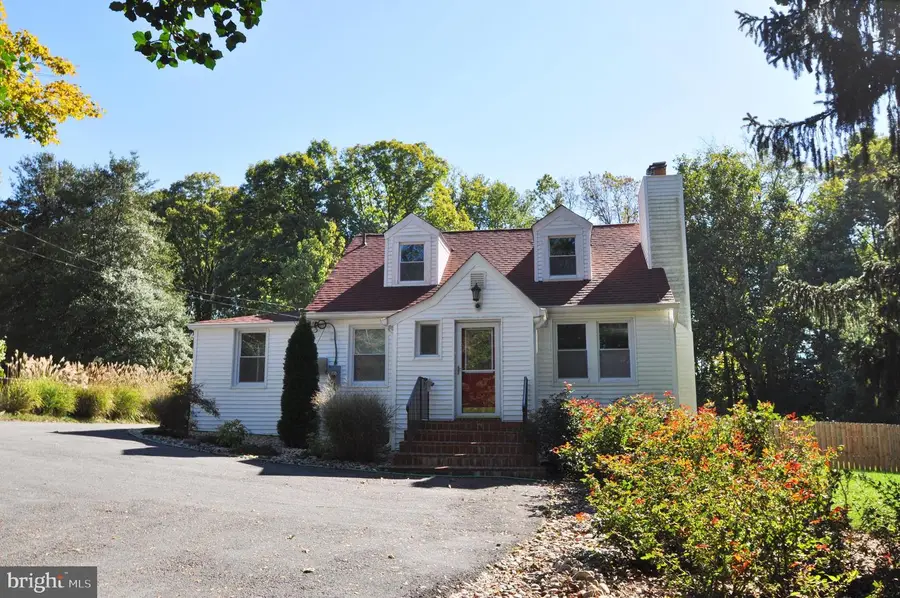 3533 Woodburn Rd, Annandale, VA 22003 - #2